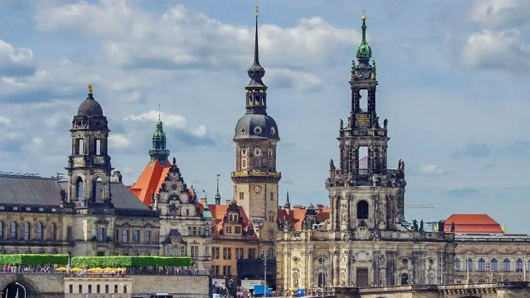 Semperoper und Frauenkirche Dresden